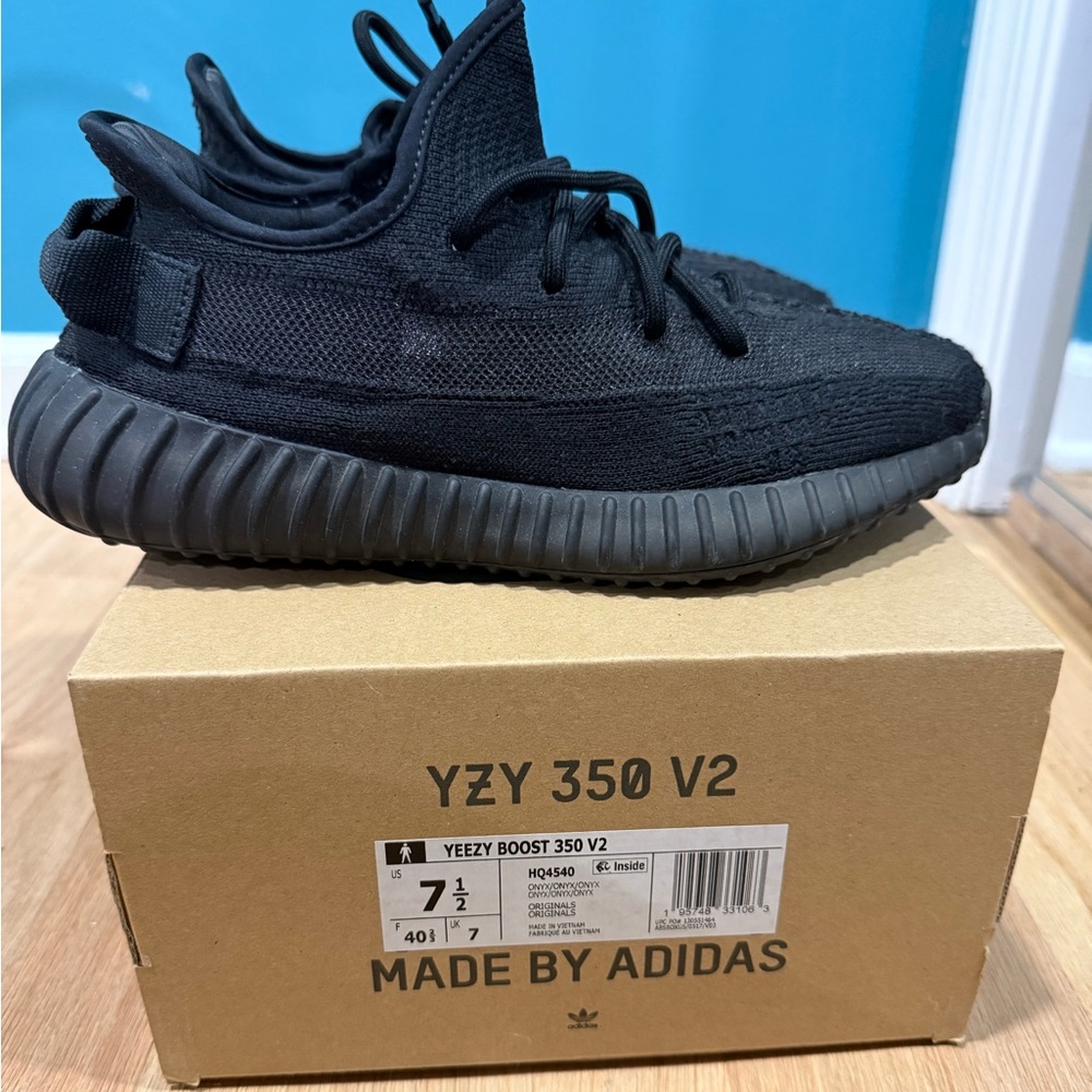 Yeezy 350 V2 size 7.5 men